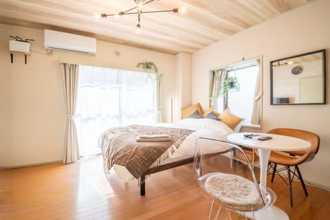 Bed, Living room, Bedroom, air conditioner