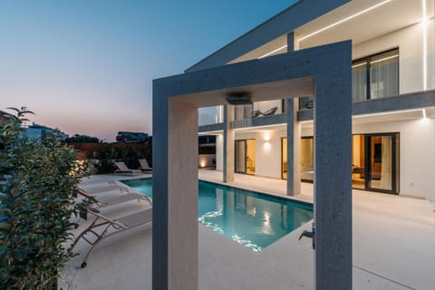 Patio, Pool view, Swimming pool, sunbed