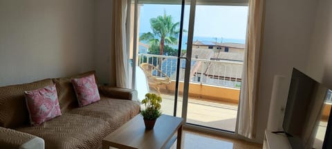 Communal lounge/ TV room, TV and multimedia, Balcony/Terrace, Sea view