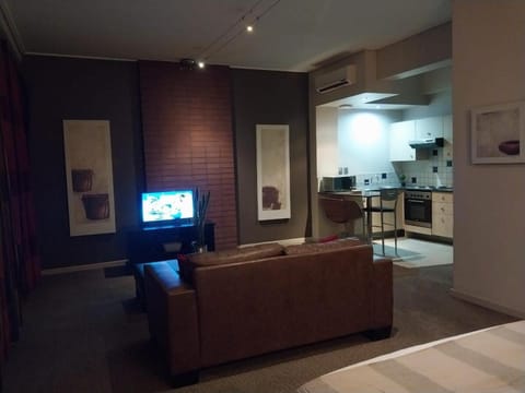 TV and multimedia, Kitchen or kitchenette, Living room