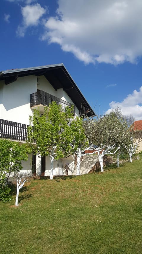 Spring, Off site, Neighbourhood, Natural landscape, Garden, Garden view