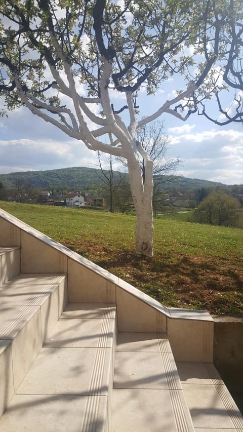 Facade/entrance, Spring, Off site, Day, Neighbourhood, Natural landscape, Garden
