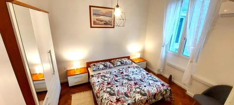 Bed, Seating area, Bedroom, towels, air conditioner