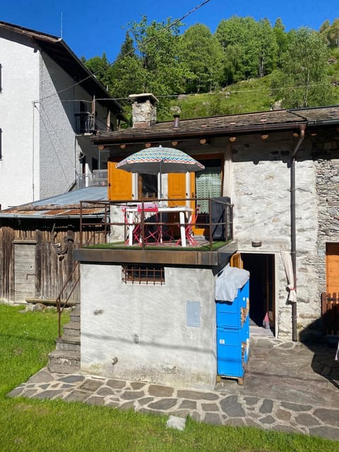 Property building, Day