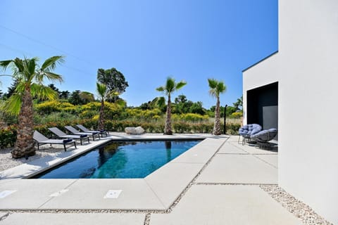Balcony/Terrace, Pool view, Swimming pool