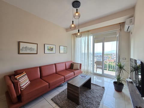 Natural landscape, TV and multimedia, Balcony/Terrace, Seating area