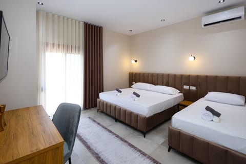 Bed, Photo of the whole room, towels
