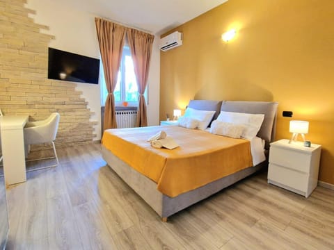TV and multimedia, Bedroom, air conditioner