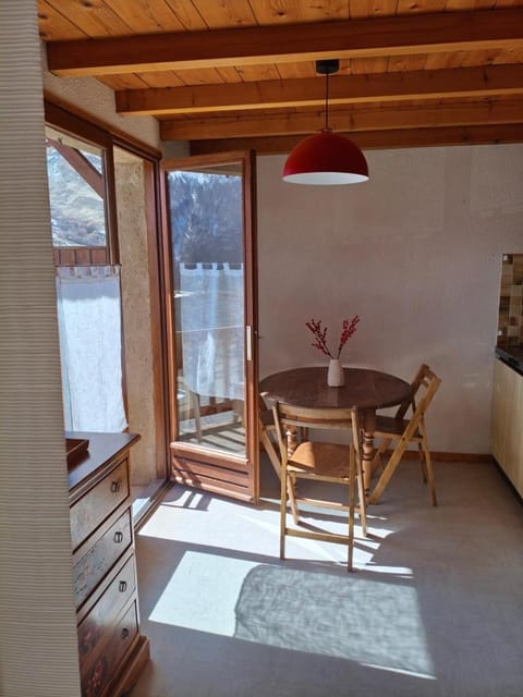 Les Soleils de la Meije 6 route de la station immeuble le beau rochas Apartment in La Grave