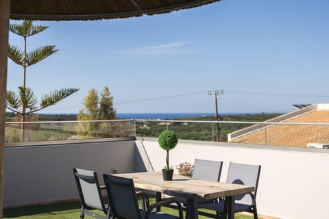 Patio, Day, Natural landscape, View (from property/room), Balcony/Terrace, Dining area, Sea view