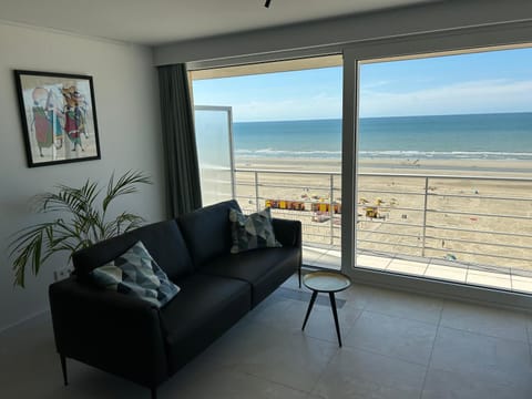 Balcony/Terrace, Seating area, Beach, Sea view
