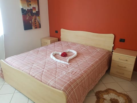 Bed, Photo of the whole room