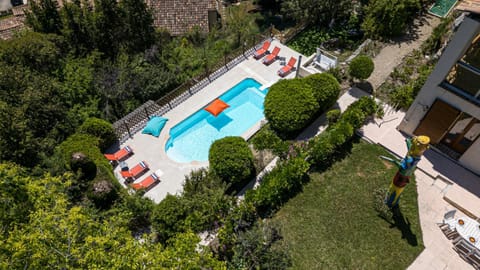 VILLA MONTE CRISTO - Villa conviviale a Nice - Superbe vue, piscine et jeux en plein air Villa in Nice