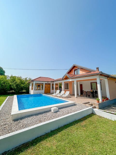 Property building, Pool view, Swimming pool, sunbed
