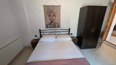 Bed, Photo of the whole room, Bedroom, wardrobe