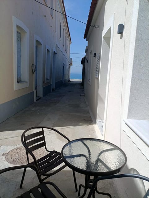 Property building, Day, View (from property/room), Balcony/Terrace