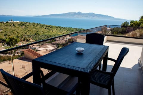 Patio, Day, Natural landscape, View (from property/room), Balcony/Terrace, Dining area, Sea view