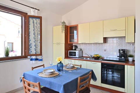 IzzHome Hibiscus House in Pula