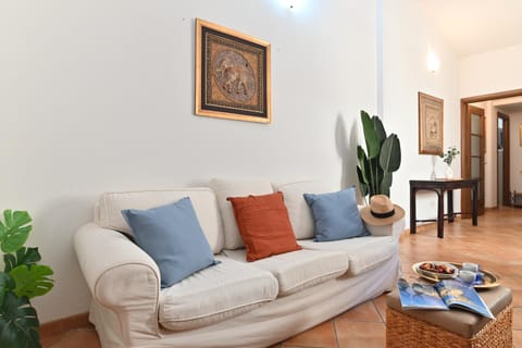 IzzHome Gallery Apartment in Pula