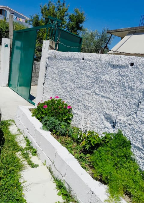 Ylli&Njeza Houses House in Vlorë