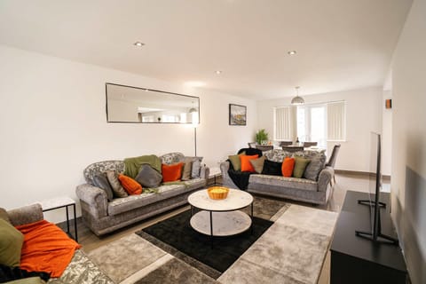 TV and multimedia, Living room, Seating area
