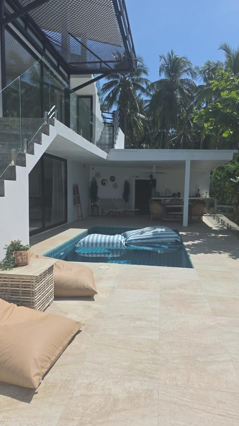 Luxury manao poolvilla with seaview Koh Lanta Villa in Sala Dan