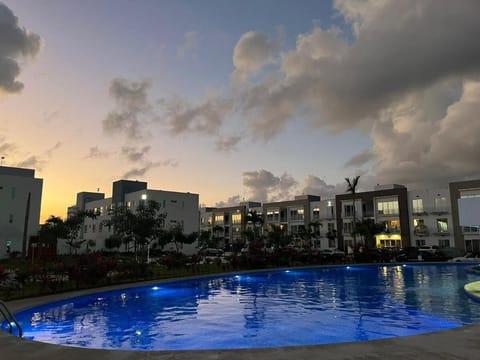 Swimming pool, Swimming pool