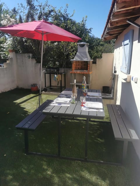 BBQ facilities, Garden, Dining area