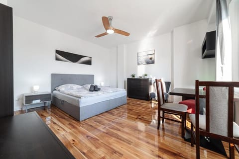 Photo of the whole room, Seating area, Bedroom