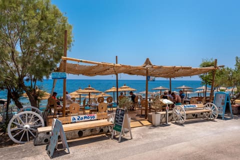 Restaurant/places to eat, View (from property/room), City view, Sea view, Quiet street view