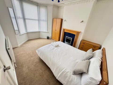 Bright & Cozy Private Room Near Bristol City Centre Bed and Breakfast in Bristol