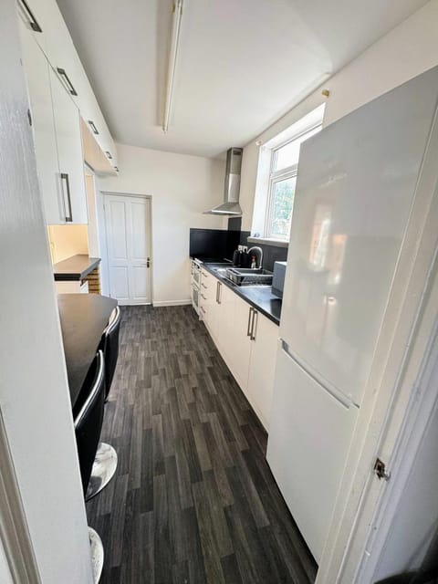 Compact Budget Room - 9 Mins to Bristol Centre Vacation rental in Bristol