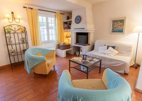 Joli mazet, jardin, piscine, tennis, plein centre Villa in Sainte-Maxime