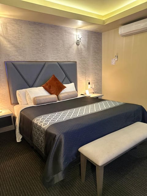 Bed, Bedroom, safe, air conditioner