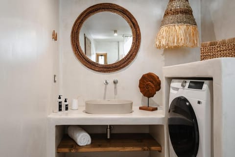 Chic Elysium - Serenity Apartment in Naxos