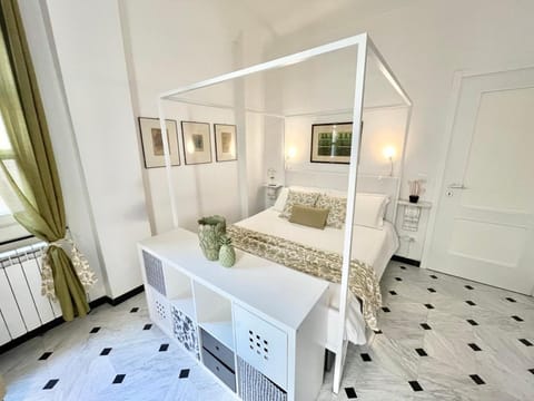 History Art & Design Timeless Heaven with free Parking Apartment in Albenga