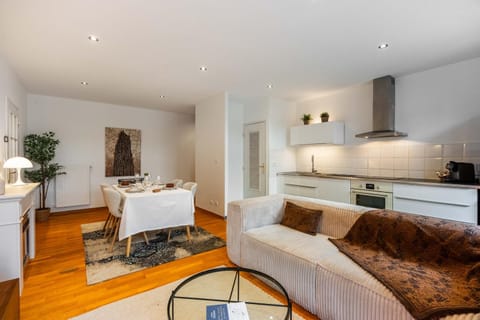 Living room, Meals, kitchen