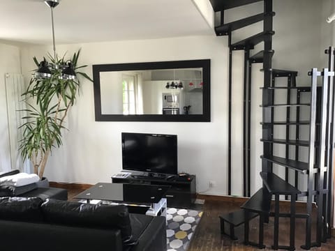 Communal lounge/ TV room, Living room, Lounge or bar