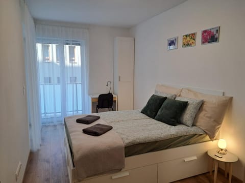 Bed, Bedroom, wardrobe