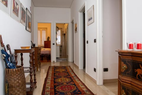 Living room, Seating area, internet