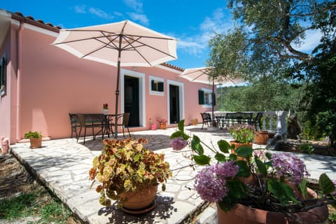 Property building, Day, Garden, Balcony/Terrace, Garden view