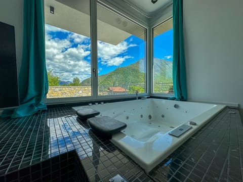 Design Villa with Pool - Lake Maggiore Villa in Canton of Ticino