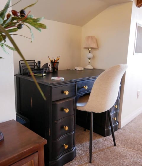 Mountain Jungalow Chalet, 3 min walk to Royal Gorge Train Chalet in Canon City