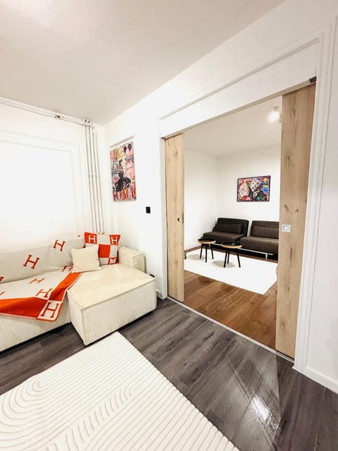 Champs-Elysées Apartment in Paris