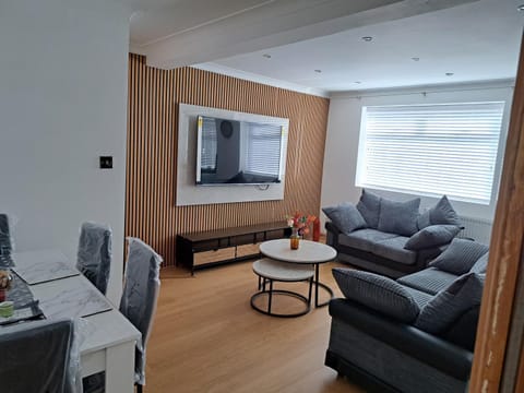 Communal lounge/ TV room, Living room