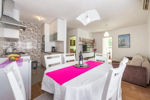 Kitchen or kitchenette, Living room, Dining area, stove