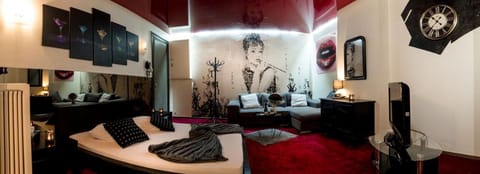 Le Vénitien Love hotel in Liège