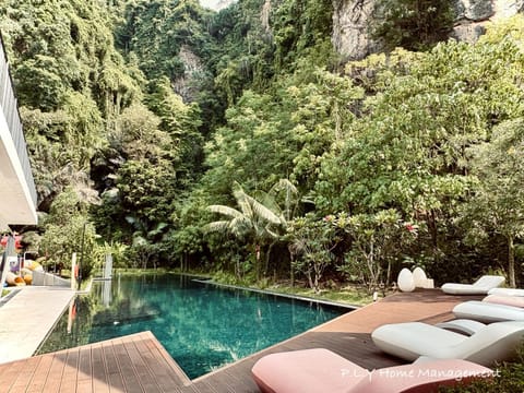 Mountain view, Swimming pool, sunbed