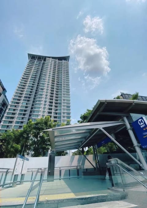 Property building, Day