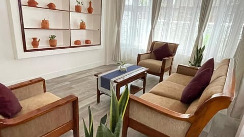 Living room, Seating area